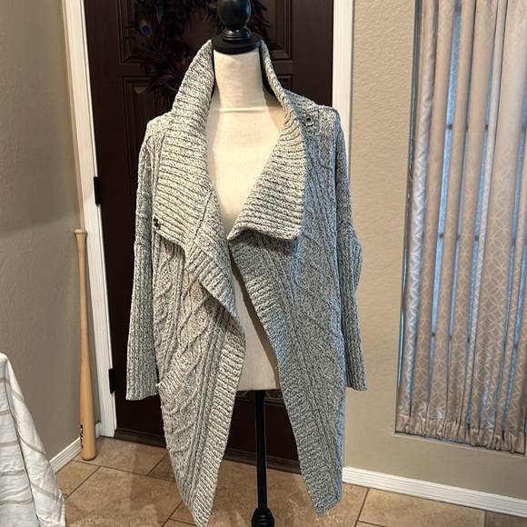 RDI Cowl Snap Cable Sweater - Picture 4 of 12